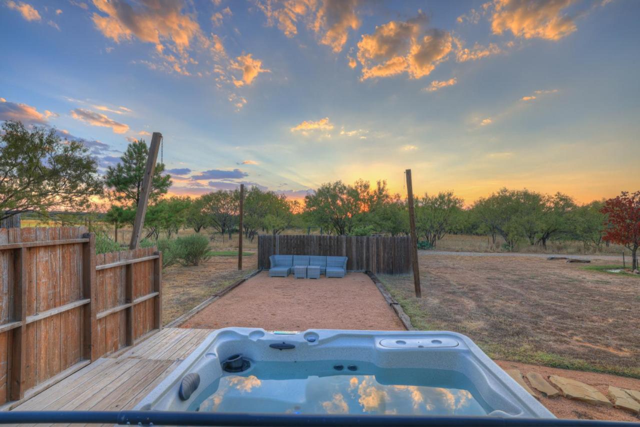 Vaughan W/Hot Tub And Grill Fredericksburg Ngoại thất bức ảnh